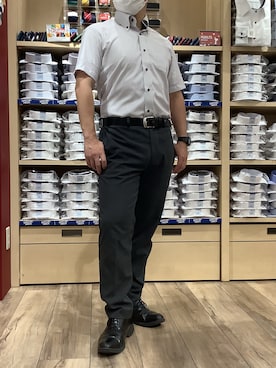 「アイテム（ビジネスシャツ、レッド系）」を使った、TOKYO SHIRTS 博多駅地下店さん（メンズ・160cm）の夏コーディネート