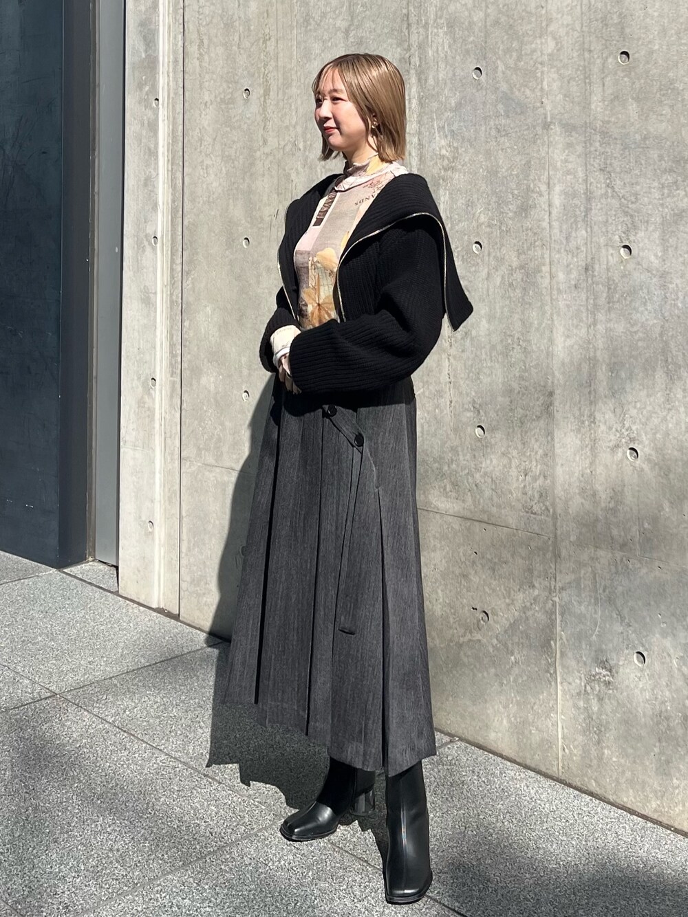 「PUBLIC TOKYOのトラベルフォトコラージュトップス（Tシャツ/カットソー、ベージュ系）」を使った、福田優花さん（レディース・163cm）の秋コーディネートの1枚目の写真