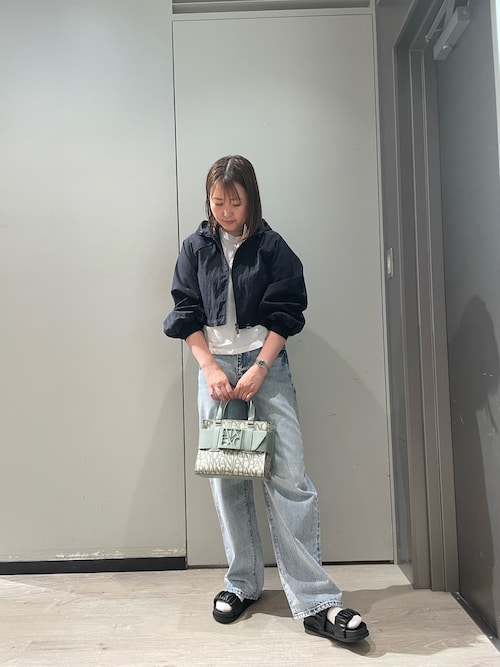 tシャツ 「A|X アルマーニ エクスチェンジ」AXロゴ クロップド 半袖クルーネックTシャツ/CROPPED レディース A|X アルマーニ エクスチェンジ】AXロゴ クロップド 半袖クルー