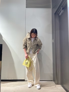 「ARMANI EXCHANGE（アルマーニエクスチェンジ）の【A|X アルマーニ エクスチェンジ】ビッグポケット フーデッドブルゾンジャケット（ブルゾン、ベージュ系）」を使った、MIさん（レディース・169cm）の春コーディネート