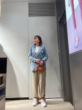 「ARMANI EXCHANGE（アルマーニエクスチェンジ）の【A|X アルマーニ エクスチェンジ】ライトブルーデニム ブレストジャケット（テーラードジャケット、ブルー系）」を使った、MIさん（レディース・169cm）の春コーディネート