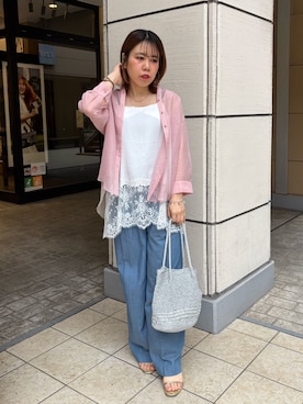 「MICO COULIER（ミコクリエ）のシアーデニムイージーワイドパンツ（その他パンツ、ブルー系）」を使った、økiさん（レディース・160cm）の春コーディネート