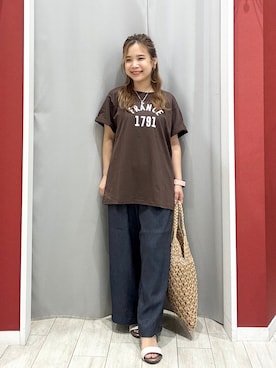 「SHOO・LA・RUE（シューラルー）の【綿100%/ひんやり/S-LL】選べる3柄 大人のプリントTシャツ（Tシャツ/カットソー、ブラウン系）」を使った、shio さん（レディース・143cm）の夏コーディネート
