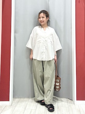 「SHOO・LA・RUE（シューラルー）の【洗濯機可/S-LL】大人の抜け感 五分袖ゆるシアーシャツ（シャツ/ブラウス、ベージュ系）」を使った、shio さん（レディース・143cm）の春コーディネート