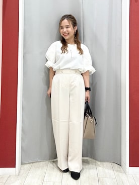 「SHOO・LA・RUE（シューラルー）の【洗濯後しわになりにくい/UV/S-LL】二の腕隠れる 吸水速乾お袖タックブラウス（シャツ/ブラウス、ホワイト系）」を使った、shio さん（レディース・143cm）の夏コーディネート