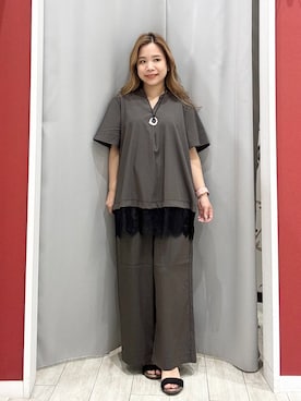 「SHOO・LA・RUE（シューラルー）の【S-LL/洗濯機可】軽凛(かろりん)ひんやり スキッパー裾レースブラウス（シャツ/ブラウス、ブラウン系）」を使った、shio さん（レディース・143cm）の夏コーディネート
