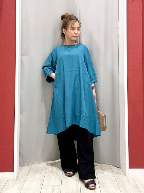 アルベロベロ 変形ワンピース チュニック ビジュー グリーン アルベロベロ 変形ワンピース チュニック ビジュー グリーン
