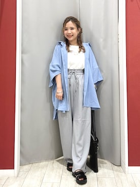 「SHOO・LA・RUE（シューラルー）の【洗濯後しわになりにくい/体型カバー】大人の抜け感 ポンチョ風ゆったりカラーシャツ（シャツ/ブラウス、ブルー系）」を使った、shio さん（レディース・143cm）の春コーディネート