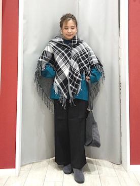 「アイテム（ポンチョ）」を使った、shio さん（レディース・143cm）の秋コーディネート