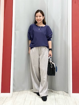 「SHOO・LA・RUE（シューラルー）の【洗濯機可】軽やかでさらっとしたタッチ すっきり見えドルマンニット（ニット/セーター、ブルー系）」を使った、shio さん（レディース・143cm）の夏コーディネート