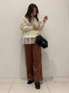 「KBF（ケイビーエフ）のフリルドッキングスウェット（スウェット）」を使った、かおりさん（レディース・147cm）の秋コーディネート