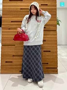 「アイテム（ボストンバッグ）」を使った、かおりさん（レディース・147cm）の秋コーディネート