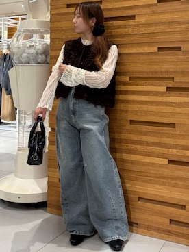 「アイテム（ベスト）」を使った、かおりさん（レディース・147cm）の秋コーディネート