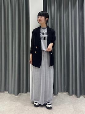 「DouDou（ドゥドゥ）の【セットアップ可能】フロッキー肩タックプリントTEE（Tシャツ/カットソー、グレー系）」を使った、MEGUMI  さん（レディース・154cm）の春コーディネート