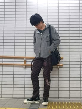 GUCCIのショルダーバッグを使ったメンズ人気ファッション
