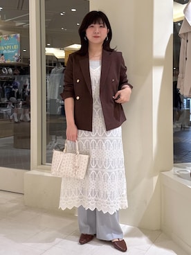 「ROPE' PICNIC（ロペピクニック）のTストラップセパレートパンプス（パンプス、ブラウン系）」を使った、おゆきさん（レディース・165cm）の春コーディネート