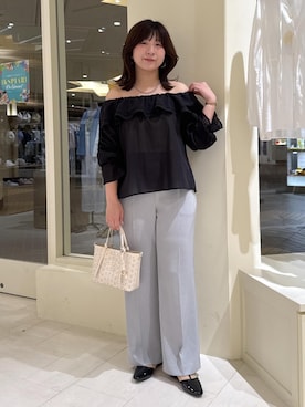 「ROPE' PICNIC（ロペピクニック）のTストラップセパレートパンプス（パンプス、ブラック系）」を使った、おゆきさん（レディース・165cm）の春コーディネート