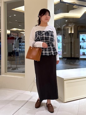 「ROPE' PICNIC（ロペピクニック）のトタンテレコ Iラインリブニットスカート（スカート、グレー系）」を使った、おゆきさん（レディース・165cm）の秋コーディネート