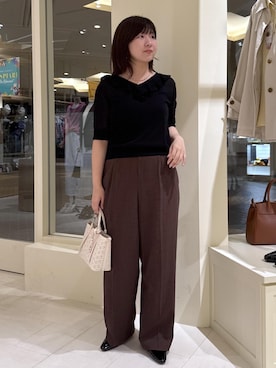 「ROPE' PICNIC（ロペピクニック）のTストラップセパレートパンプス（パンプス、ブラック系）」を使った、おゆきさん（レディース・165cm）の春コーディネート