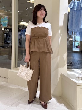 「ROPE' PICNIC（ロペピクニック）のTストラップセパレートパンプス（パンプス、ブラウン系）」を使った、おゆきさん（レディース・165cm）の春コーディネート