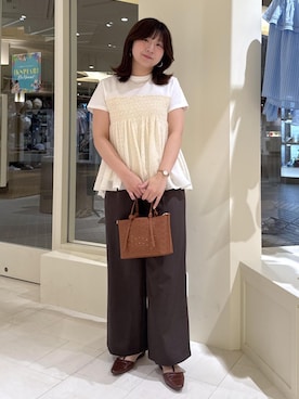 「ROPE' PICNIC（ロペピクニック）のTストラップセパレートパンプス（パンプス、ブラウン系）」を使った、おゆきさん（レディース・165cm）の春コーディネート