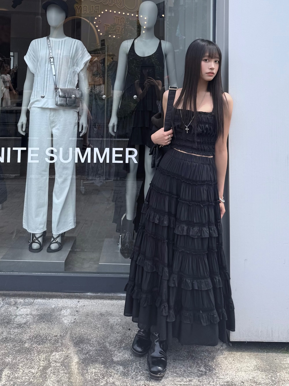 「ブラックコーデ、オトナカジュアル、ALLSAINTS、allsaints原宿、いいね、save、フォローお願いします🤑、おしゃれさんと繋がりたい」｜「ALLSAINTSのTALIA TIERED MAXI SKIRT | TALIA ティアード マキシ スカート（スカート、ブラック系）」を使った、Pei Chiangさん（レディース・159cm）の夏コーディネートの1枚目の写真