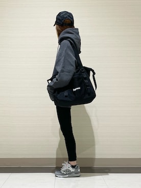 「Supreme （シュプリーム）のアイテム（バッグ）」を使った、kuuuさん（レディース・155cm）の冬コーディネート