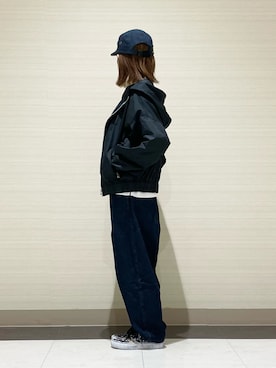 Supreme のキャップ（ブルー系）を使った人気ファッション