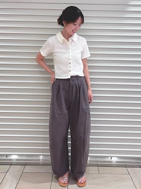 「アイテム（チノパンツ）」を使った、外薗杏奈さん（レディース・158cm）の秋コーディネート