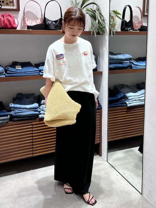 【UNISEX/ユニセックス】エンブロイダリーダメージロゴTee