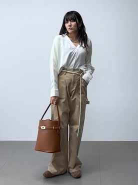 「VELETTO（ベレット）のBARNYARDSTORM / 【VELETTO / ヴェレット】/ バックルバッグ（ハンドバッグ）」を使った、mikuriさん（レディース・157cm）の秋コーディネート