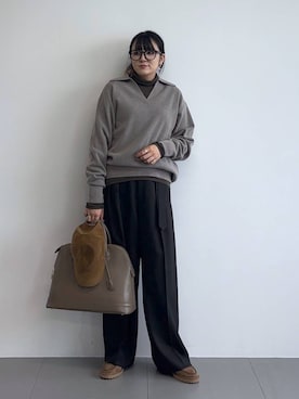 「アイテム（スラックス、ブラック系）」を使った、mikuriさん（レディース・157cm）の秋コーディネート