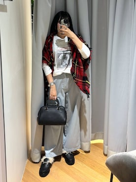 「アイテム（ストール/ショール）」を使った、mikuriさん（レディース・157cm）の秋コーディネート