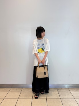 「ITEMS URBANRESEARCH（アイテムズ アーバンリサーチ）のロゴビッグTシャツ（Tシャツ/カットソー、ホワイト系）」を使った、natsukiさん（レディース・156cm）の夏コーディネート