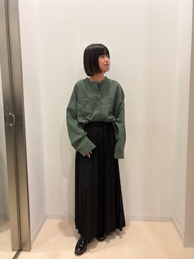 「ITEMS URBANRESEARCH（アイテムズ アーバンリサーチ）のコーデュロイポケットシャツ（シャツ/ブラウス、グリーン系）」を使った、natsukiさん（レディース・156cm）の秋コーディネート