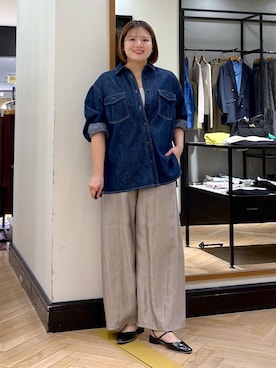 「A part by（アパートバイ）の【高身長向けサイズ展開あり】サテンバルーンイージーパンツ（その他パンツ、グレー系）」を使った、haruさん（レディース・163cm）の春コーディネート