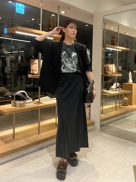 「キレイめコーデ」｜「アイテム（ハンドバッグ）」を使った、綾菜さん（レディース・172cm）の秋コーディネート
