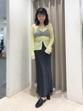 「SENSE OF PLACE by URBAN RESEARCH(センスオブプレイスバイアーバンリサーチ)のサテンアイラインスカート(スカート、グレー系)」を使った、ざわわんさん(レディース・163cm)の春コーディネート