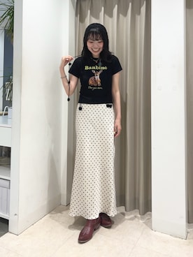 「SENSE OF PLACE by URBAN RESEARCH(センスオブプレイスバイアーバンリサーチ)のサテンアイラインスカート(スカート、ホワイト系)」を使った、ざわわんさん(レディース・163cm)の春コーディネート