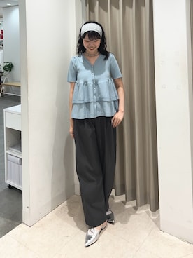 「SENSE OF PLACE by URBAN RESEARCH(センスオブプレイスバイアーバンリサーチ)の『洗濯可』メタルボタンペプラムニットカーディガン(カーディガン/ボレロ、ブルー系)」を使った、ざわわんさん(レディース・163cm)の夏コーディネート