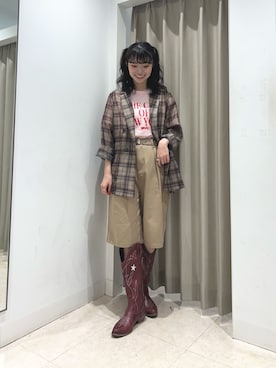 「SENSE OF PLACE by URBAN RESEARCH(センスオブプレイスバイアーバンリサーチ)のチノバミューダベルトパンツ(その他パンツ、ベージュ系)」を使った、ざわわんさん(レディース・163cm)の夏コーディネート