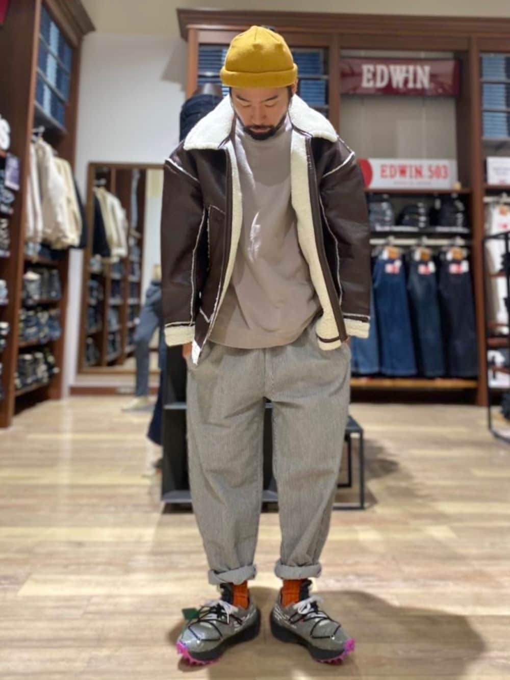 「冬コーデ、カジュアル、今日のコーデ、スニーカーコーデ、NIKE、カジュアルコーデ、ライトオン」｜「BACK NUMBERの【BACK NUMBER】無地カラーワッチ（ニットキャップ/ビーニー、イエロー系）」を使った、kjsaaanさん（メンズ・170cm）の秋コーディネートの1枚目の写真