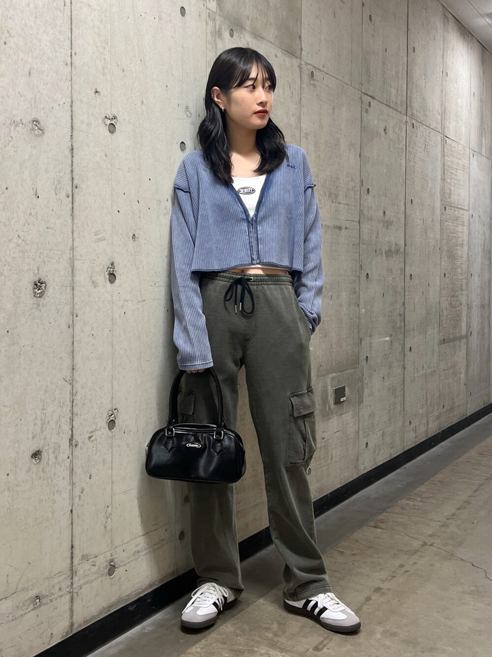 「お出かけコーデ、初秋コーデ、秋のコーデ、休日コーデ、着回しコーデ、シンプルスタイル、きれいめ、x-girl、x-girl_ootd、ootd」｜「X-girlのOVAL LOGO CAMISOLE（キャミソール、ホワイト系）」を使った、立花清華さん（レディース・168cm）の夏コーディネートの1枚目の写真