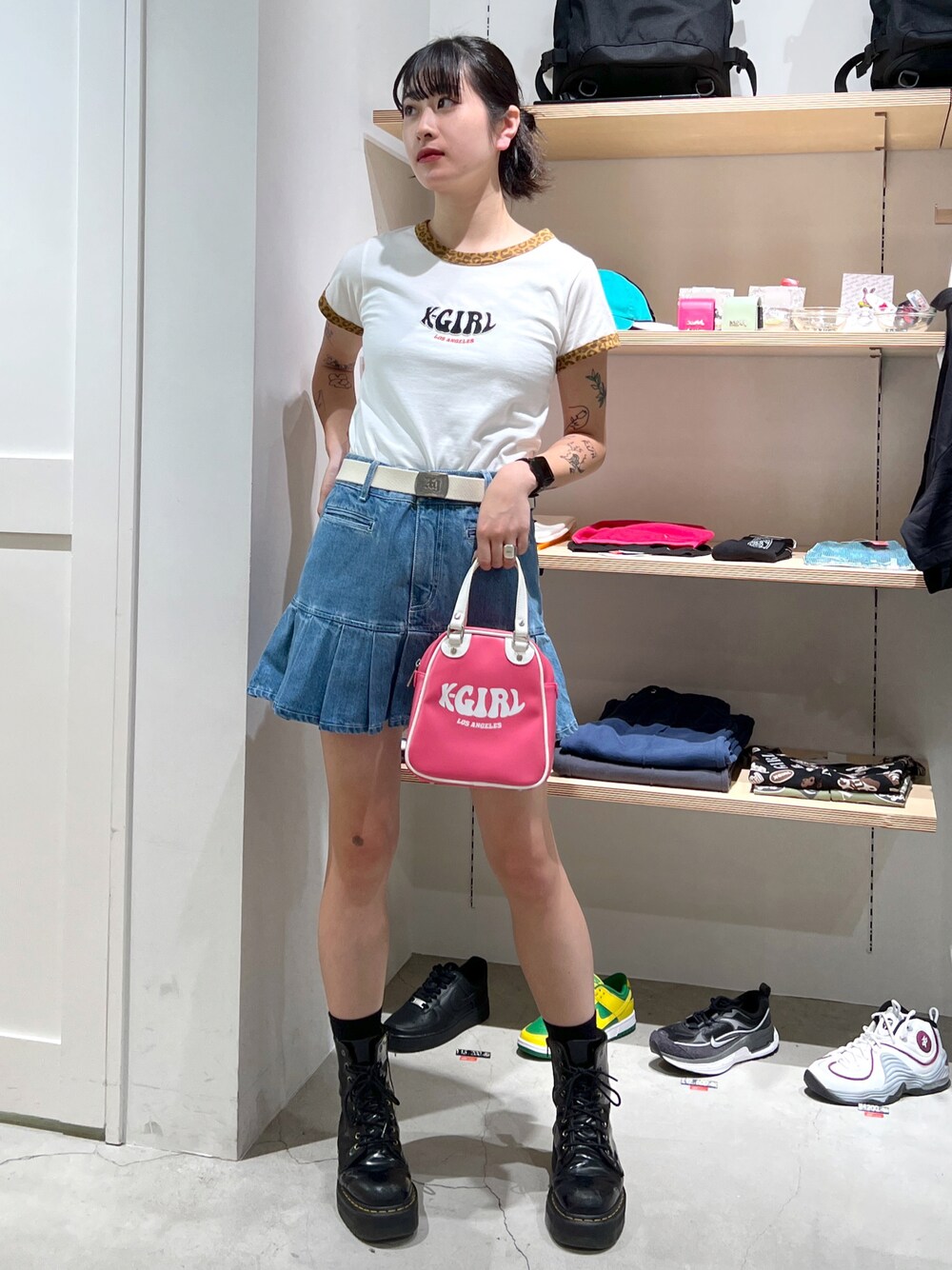 「夏コーデ、シンプルスタイル、オトナカジュアル、休日コーデ、おしゃれさんと繋がりたい、大人ファッション、オトナカワイイ、夏だ！Tシャツ着よう！、ゆるコーデ、夏ファッション、x-girl、X-girl、ootd」｜「X-girlのLEOPARD TRIM S/S BABY TEE（Tシャツ/カットソー、ホワイト系）」を使った、立花清華さん（レディース・168cm）の夏コーディネートの1枚目の写真