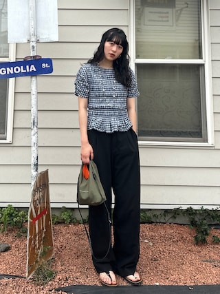 「GAP(ギャップ)のスモッキングギャザー クロップド ペプラムトップス(シャツ/ブラウス)」を使った、𝐒 𝐄 𝐈 𝐑 𝐀さん(レディース・168cm)の夏コーディネート