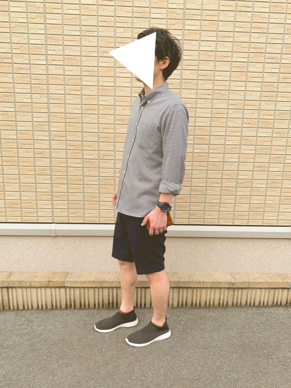 「シンプルコーデ、休日コーデ」｜「無印良品のアイテム（スリッポン、ブラック系）」を使った、まるるんさん（メンズ・171cm）の秋コーディネートの1枚目の写真