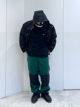 XLARGE(エクストララージ)のナイロンジャケット(ブラック系)を使っ