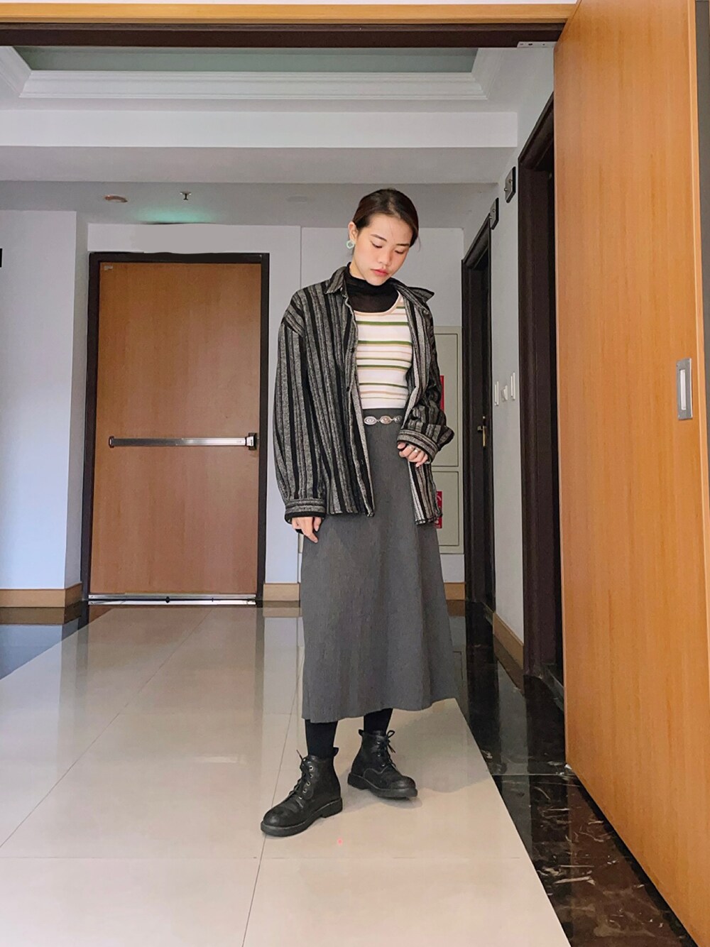「girl、autumn、outfit、black、beige、green、VINTAGE、Kastane、originality brand、korean」｜「Kastaneのマルチボーダー7分袖チビニット（ニット/セーター、ホワイト系）」を使った、sasuiさん（レディース・164cm）の秋コーディネートの1枚目の写真
