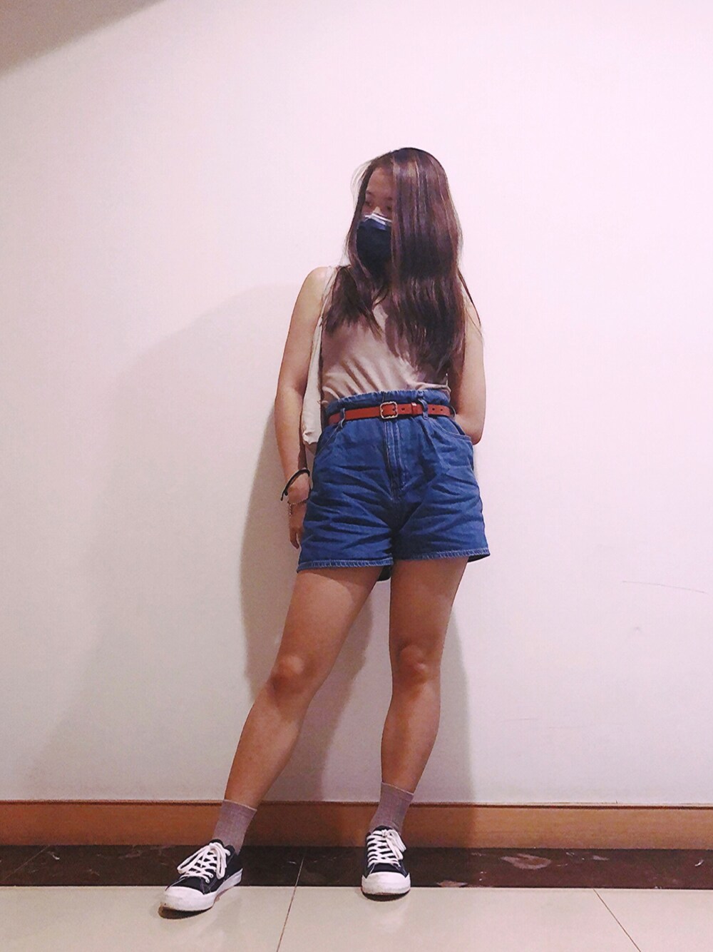 「girl、denimshorts、leisurewear、UNIQLO、無印良品、outfit、outdoor」｜「UNIQLOのワイドリブブラタンクトップ（ブラジャー、ベージュ系）」を使った、sasuiさん（レディース・164cm）の夏コーディネートの1枚目の写真