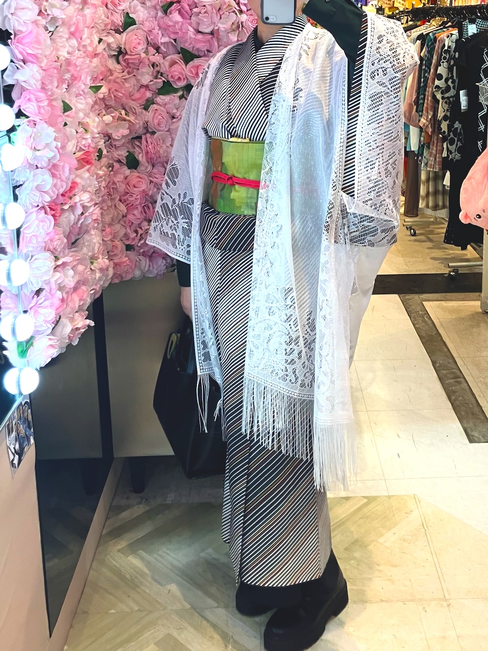 「着物、着物コーディネート、着物女子、着物スカート、着物×洋服、着物ふだん着、着物でお出掛け、着物×ブーツ、和洋折衷、和洋ミックス、和洋折衷コーデヰネヱト」｜「ABCマートのアイテム（ブーツ、ブラック系）」を使った、shimashimさん（レディース・162cm）の秋コーディネートの1枚目の写真